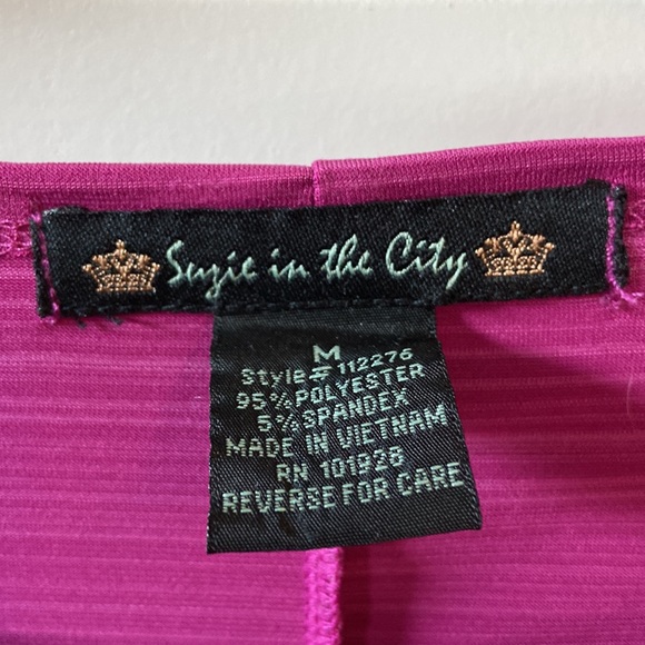 ☀️☀️ Suzie in the City women’s M fuchsia blouse - Picture 2 of 4